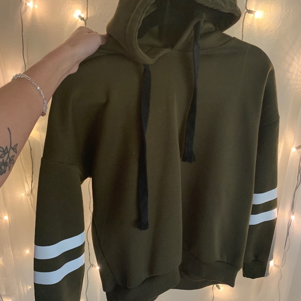 NEVER WORN comfy sweatshirt